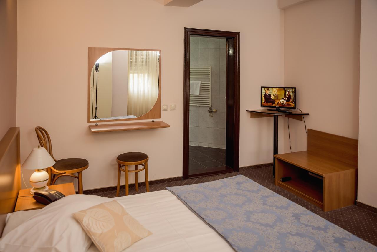 Hotel Reghina Timisoara Exterior photo