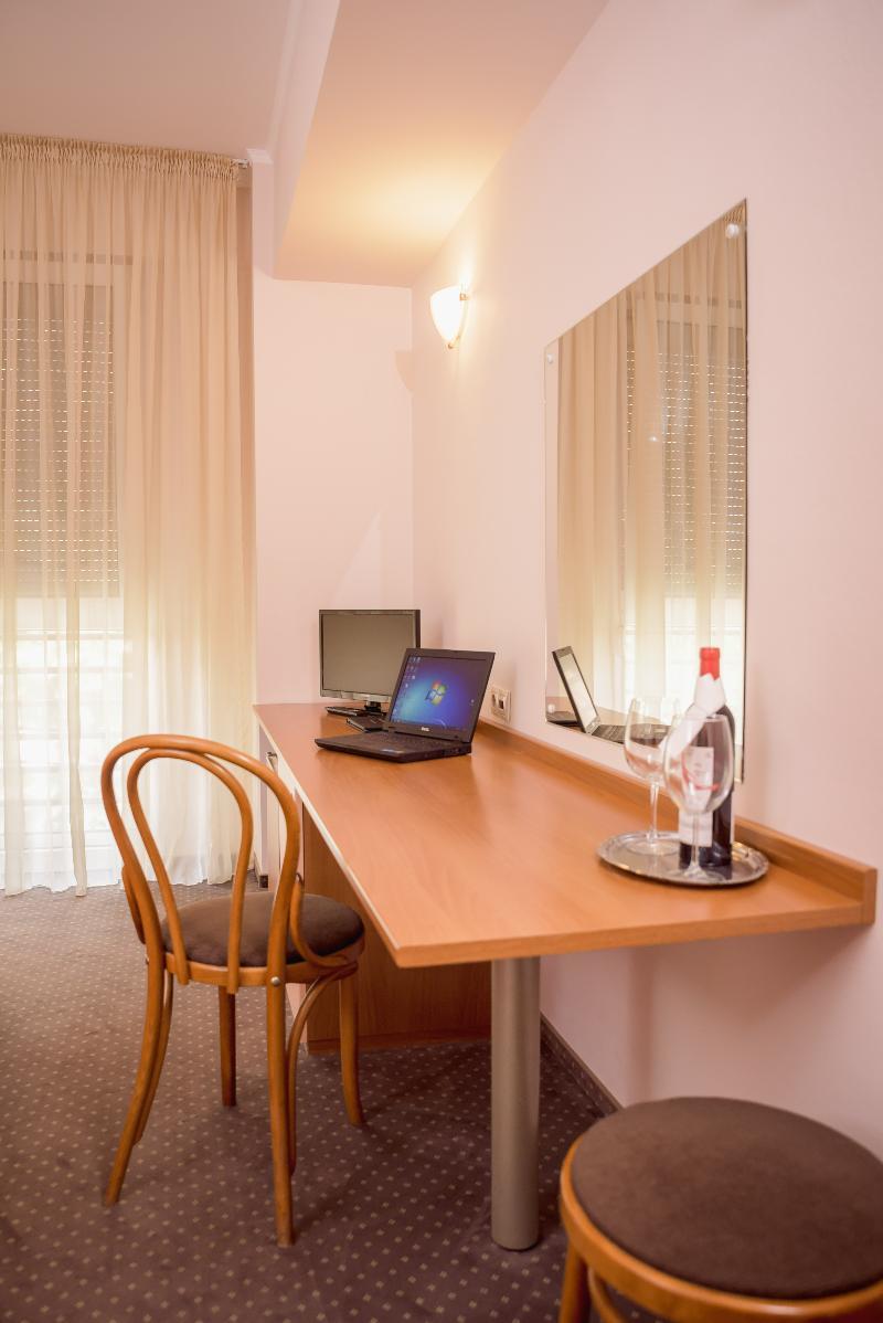 Hotel Reghina Timisoara Exterior photo
